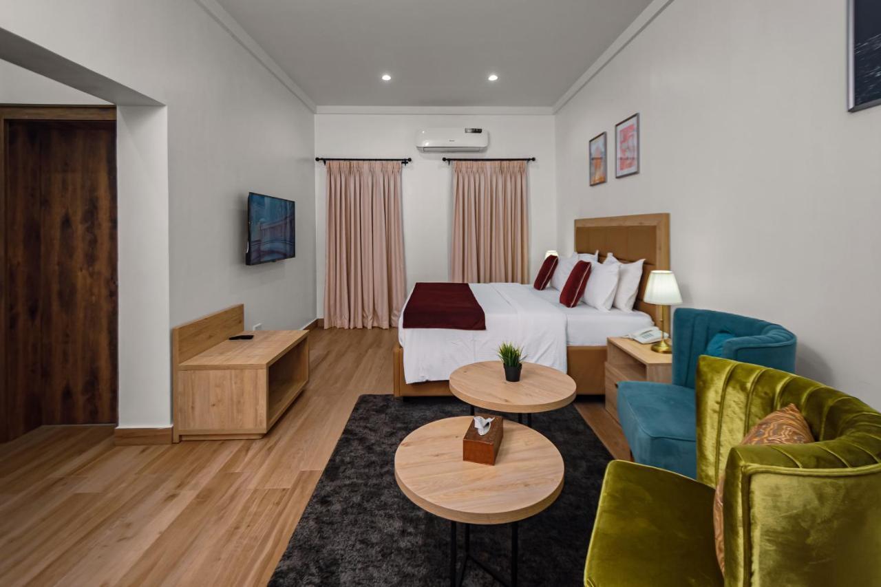 Quest Boutique Hotel Gwarinpa Exterior photo