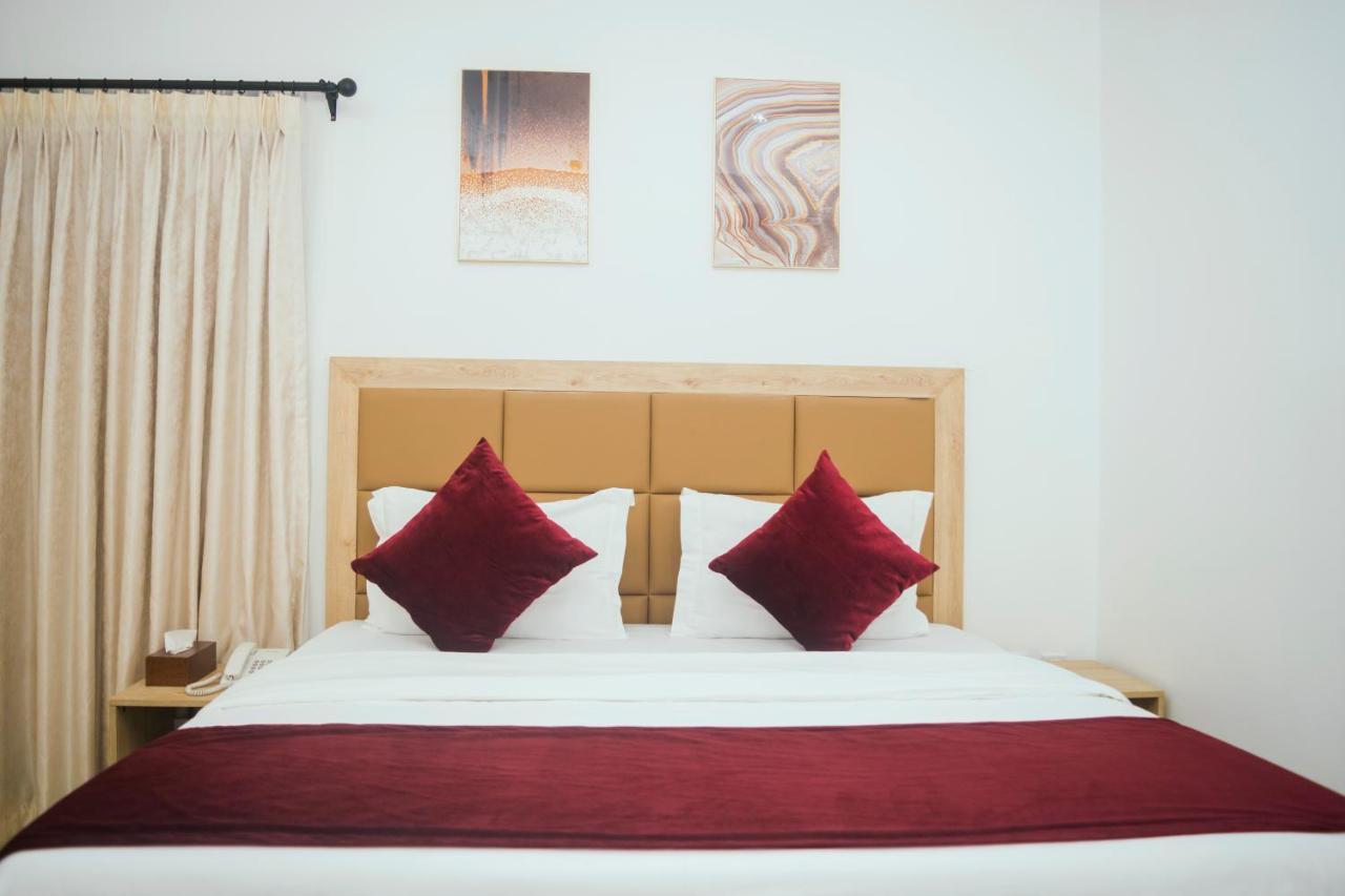 Quest Boutique Hotel Gwarinpa Exterior photo