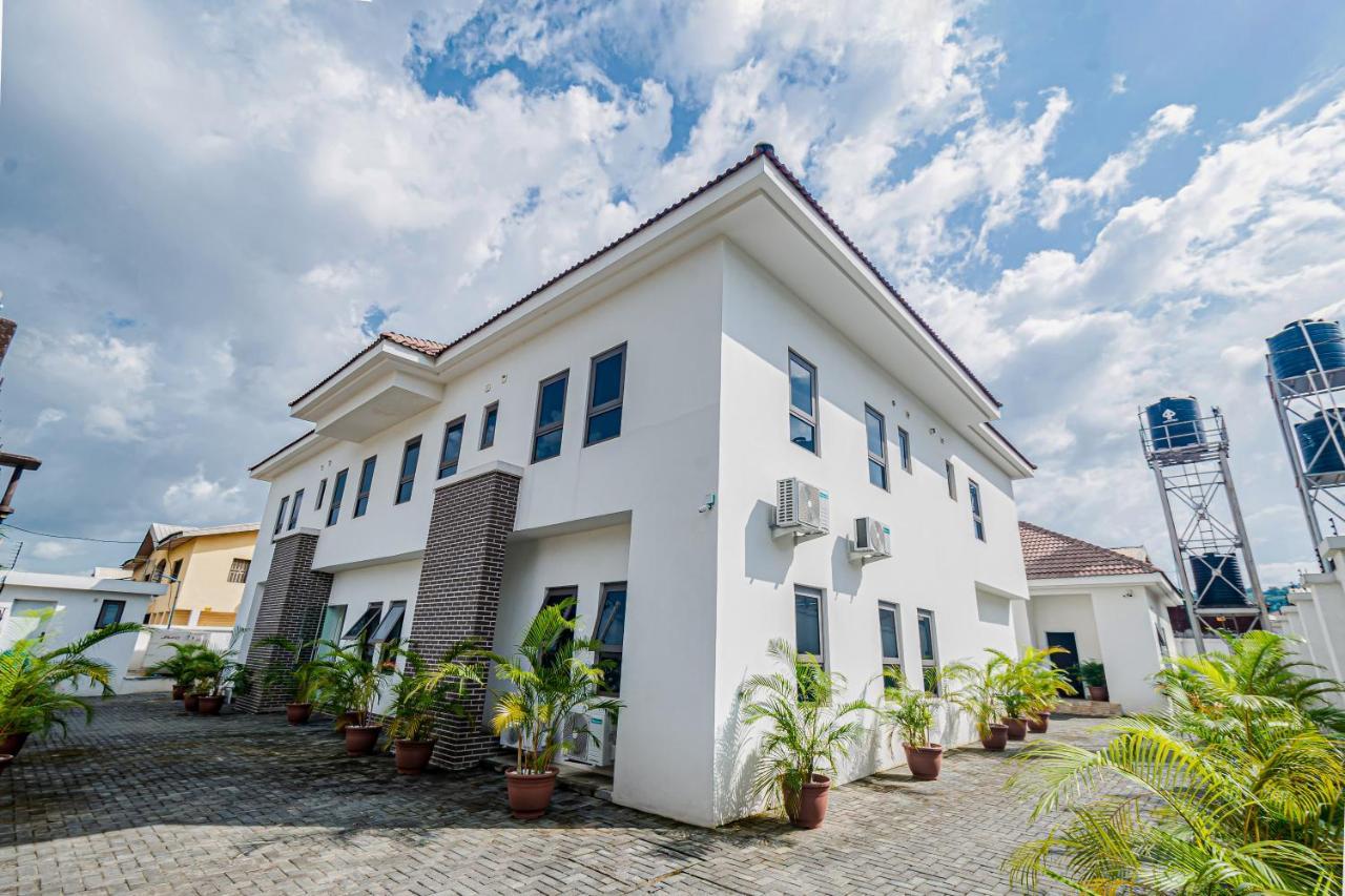 Quest Boutique Hotel Gwarinpa Exterior photo