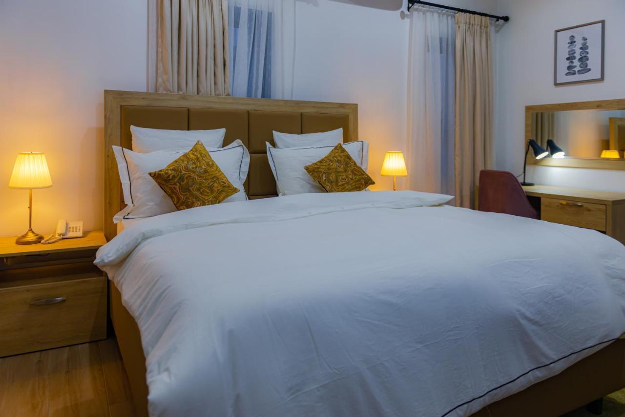 Quest Boutique Hotel Gwarinpa Exterior photo